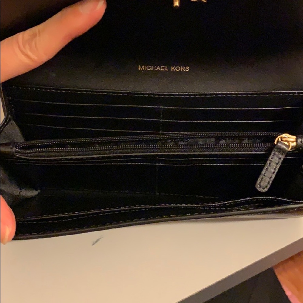 Michael Kors Continental Wallet - Picture 3 of 4